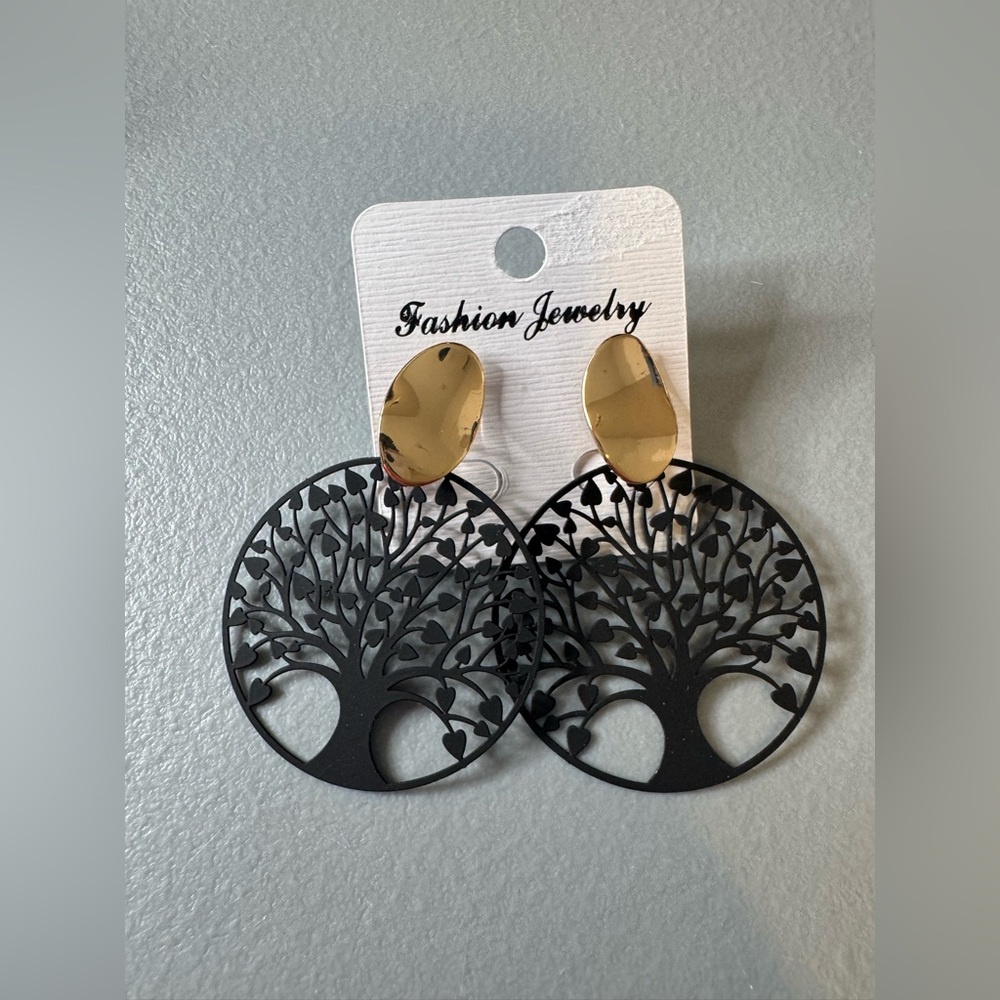 🛍️Any 5 items for $15 🛍️ Black and Gold Tree Earrings